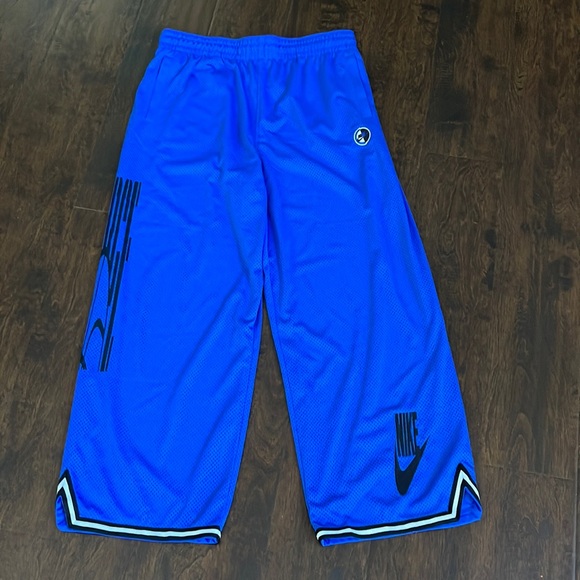 Nike Pants - NEW!!! Nike Loose Fit Womens athletic wear